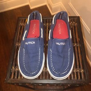 Nautica Boys slip on canvas shoes